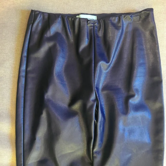 TUCKERNUCK Navy 'Ashford' Vegan Leather Side-Zip Ankle Flare High Leggings M - Picture 6 of 11